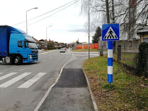 Odbojnik svetlobe za drog prometnega znaka PZ 3313 - desetkraki moder