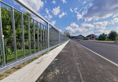 Izdelava in montaža ograj za pešce na državni cesti R2-430 Slovenske Konjice -Celje 