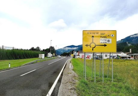 Državna cesta Radlje ob Dravi, izdelava portalov in prometnih znakov lokacija